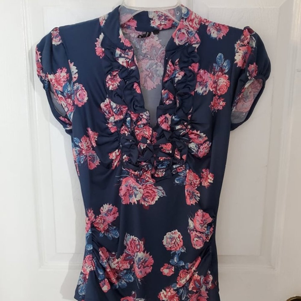 Floral ruffle top